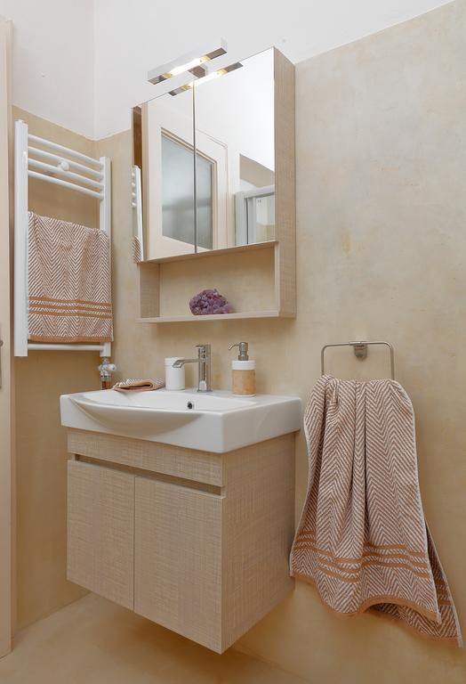 Apartamento Oro'S Stylish Kolonaki Flats Next To Metro & Museums Atenas Exterior foto